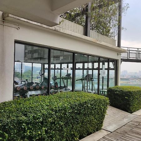 Urban360 Pool View With Netflix And Wifi Apartment Batu Caves Luaran gambar