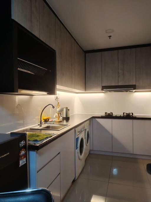 Urban360 Pool View With Netflix And Wifi Apartment Batu Caves Luaran gambar